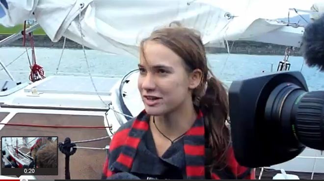 Laura Dekker talking to reporters on arrival in New Zealand ©  SW